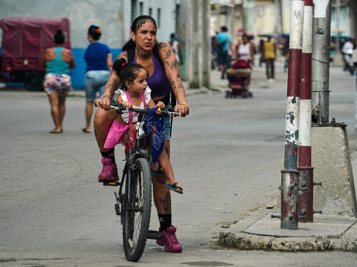 Sanciones de EEUU contra conglomerado cubano golpean aún más a economía isleña, advierten expertos